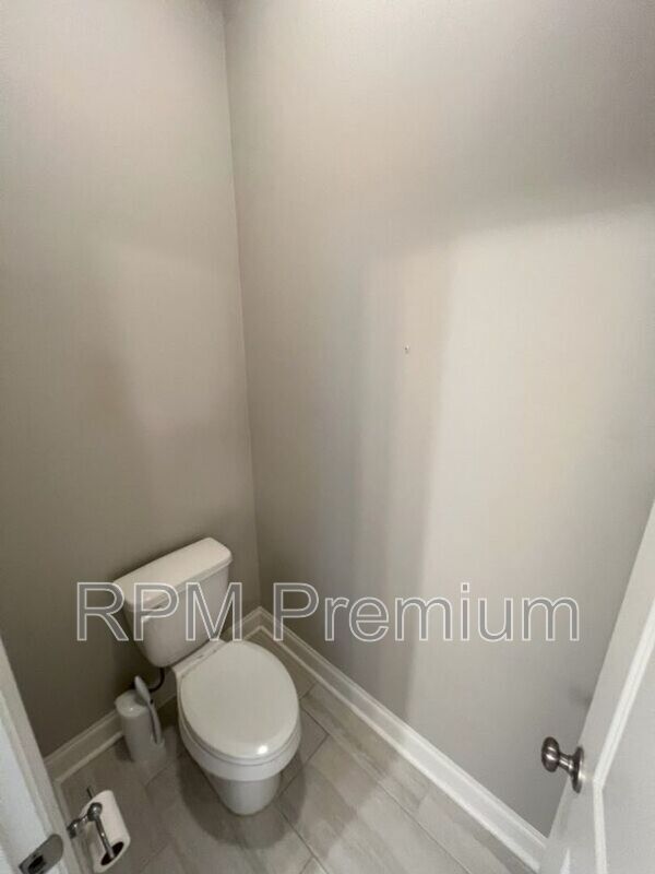 Building Photo - 1271 Rockport St
