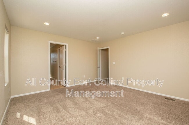 Building Photo - 5428 Eagle Creek Dr