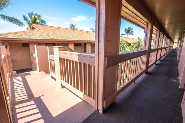Building Photo - Maui Lani Terraces Studio, Great Mountain View!