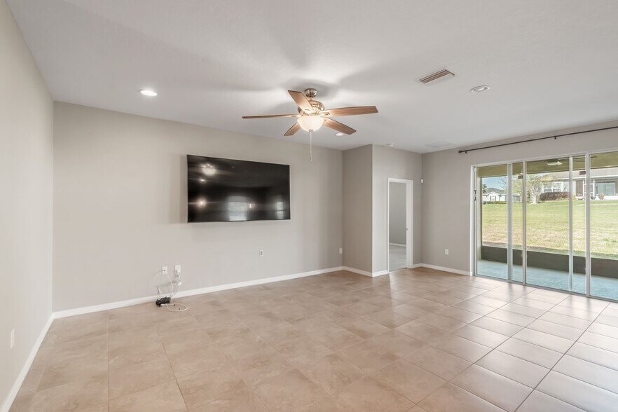 Building Photo - 6278 SW 46th Ave