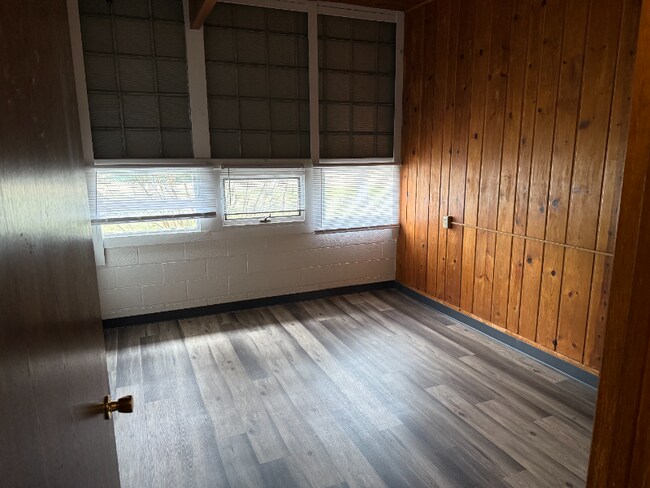 Building Photo - 224 Halsey St