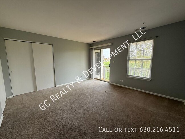 Building Photo - 671 W Streamwood Blvd