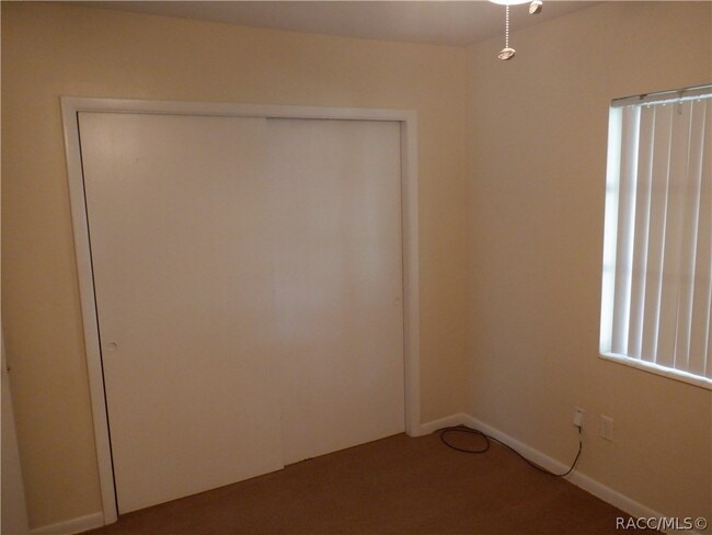 Building Photo - 3415 S Diamond Ave