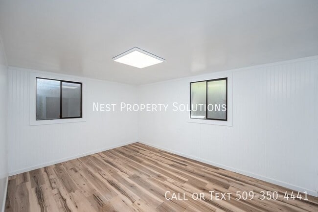 Building Photo - 1221 S Baker St