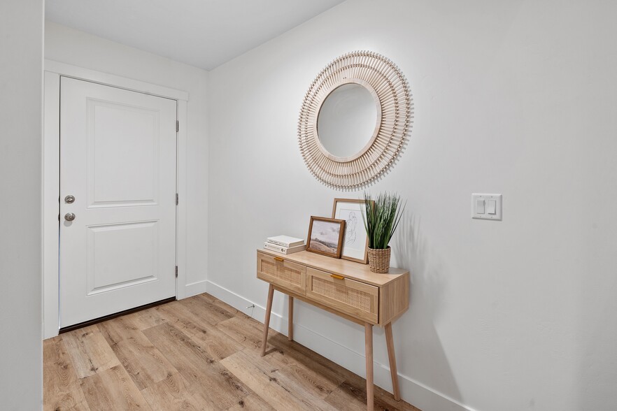 Building Photo - 5862 S Challenger Way