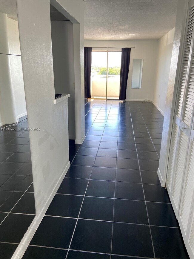 Building Photo - 7904 West Dr