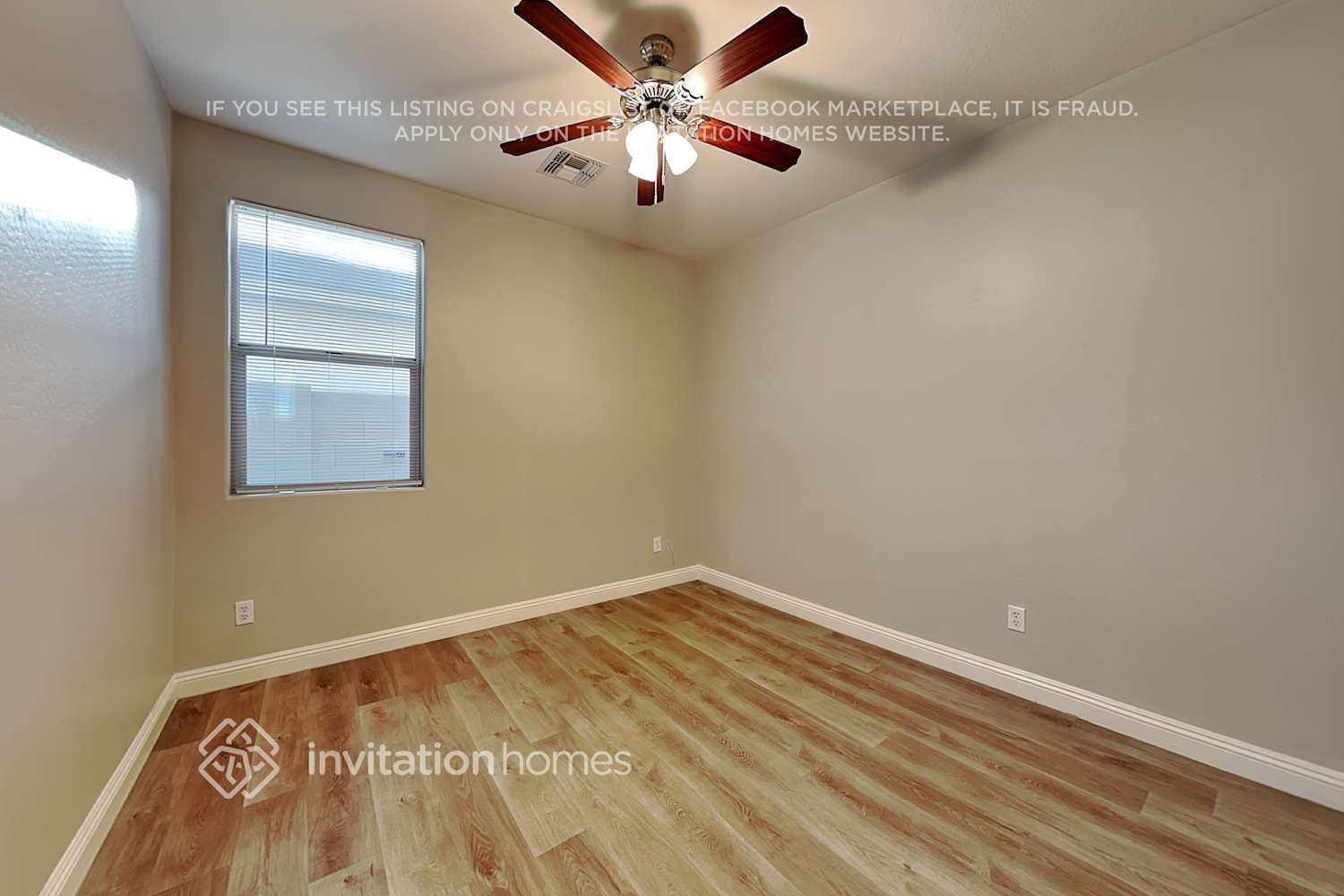 Building Photo - 1806 W Paisley Dr