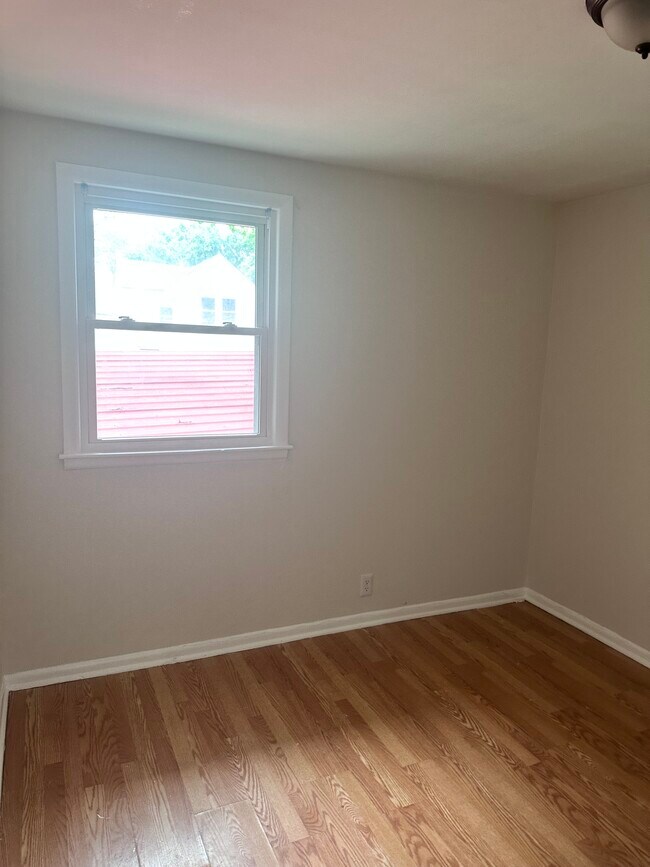 Building Photo - 2715 Morena St