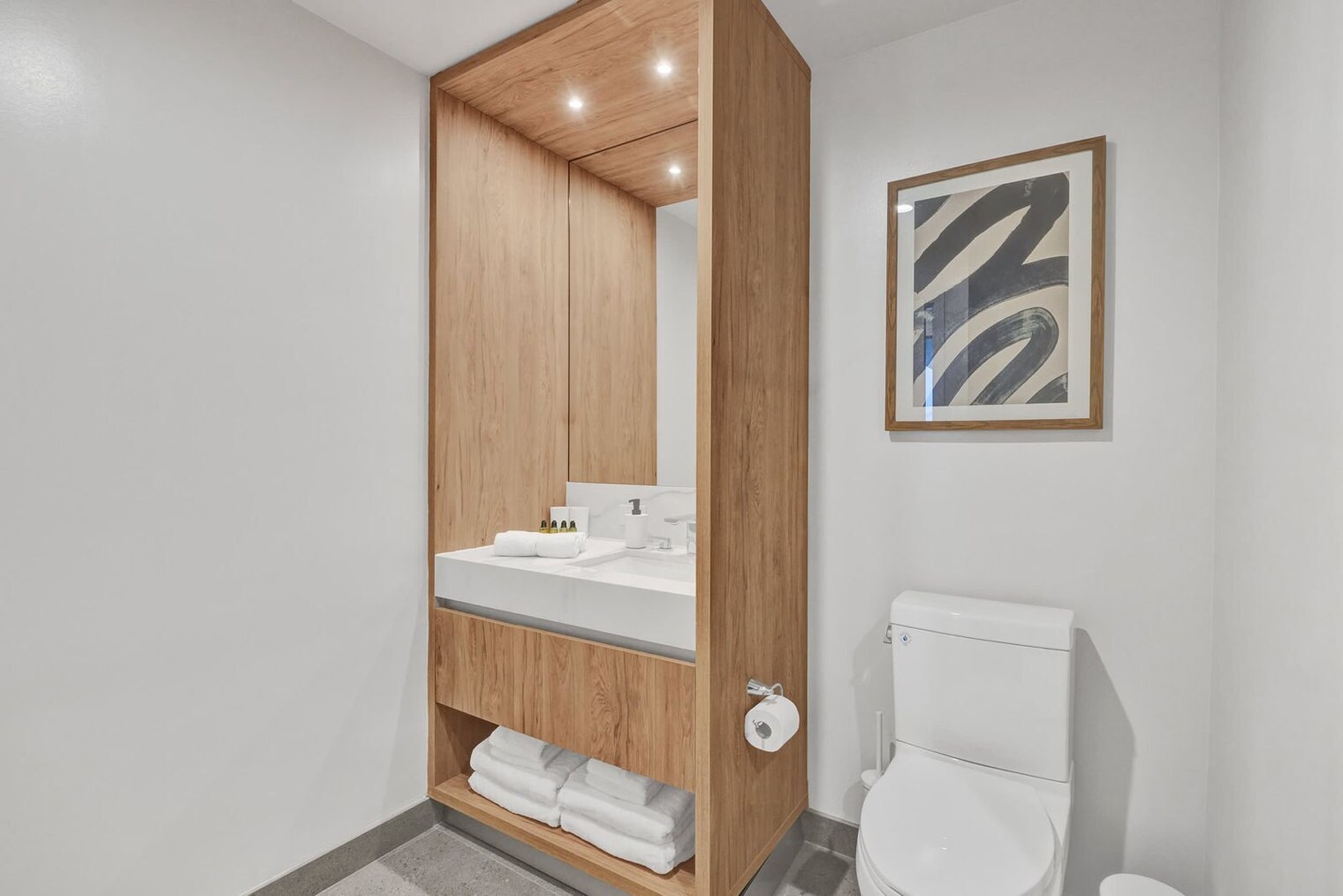 Building Photo - 11 NE 6th St