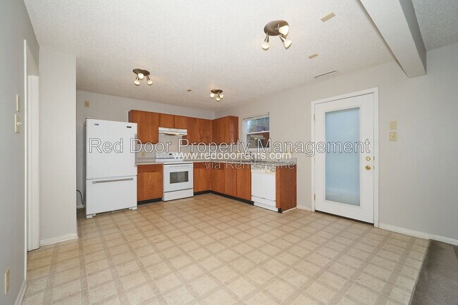 Building Photo - 1774 Elijah Blue Dr