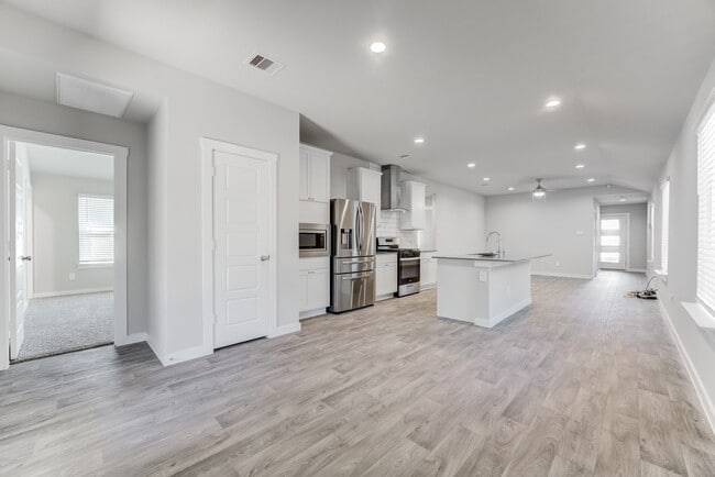 Building Photo - 2824 Wingmore Ln