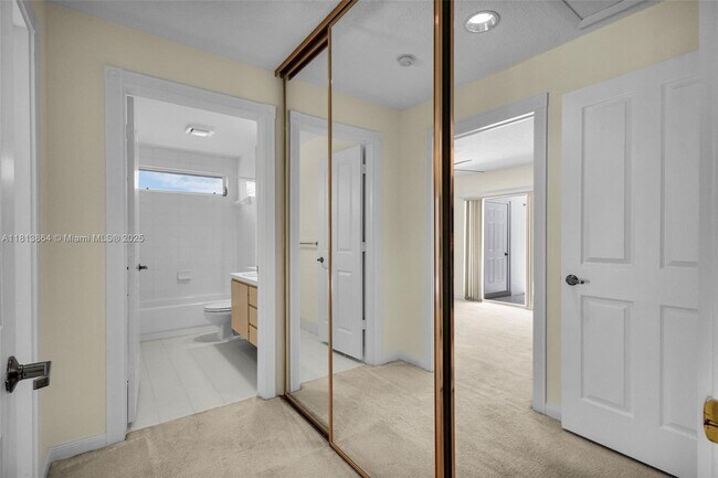 Building Photo - 2904 Pin Oak Ct