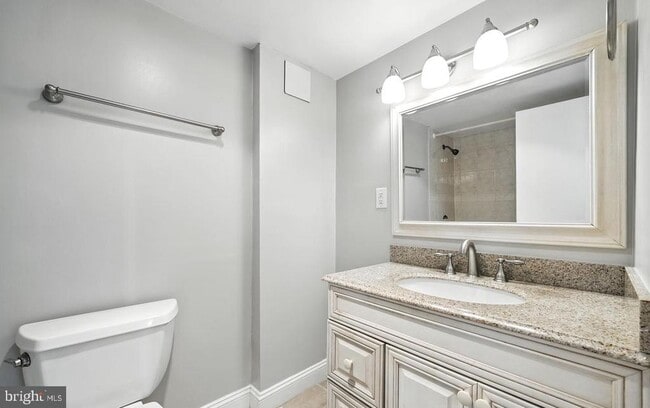 Building Photo - 2059 Huntington Ave