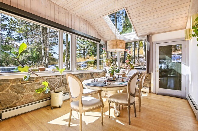 Building Photo - 499 Pine Song Trail