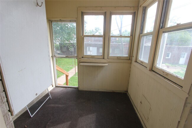 Building Photo - 5424 Rhodes Ave