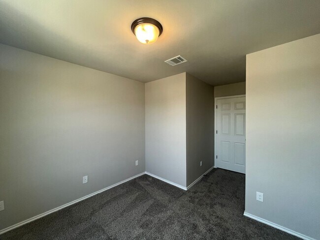 Building Photo - 8615 Valentina Wy