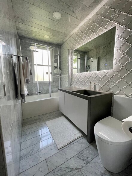 Building Photo - 196 E Columbus St