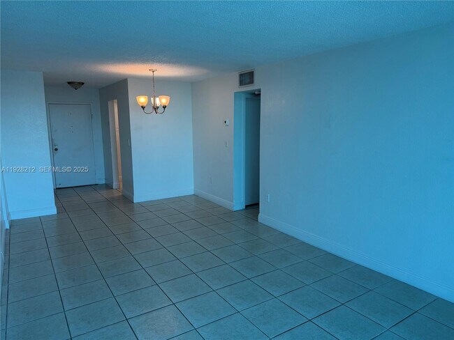 Building Photo - 1805 Sans Souci Blvd