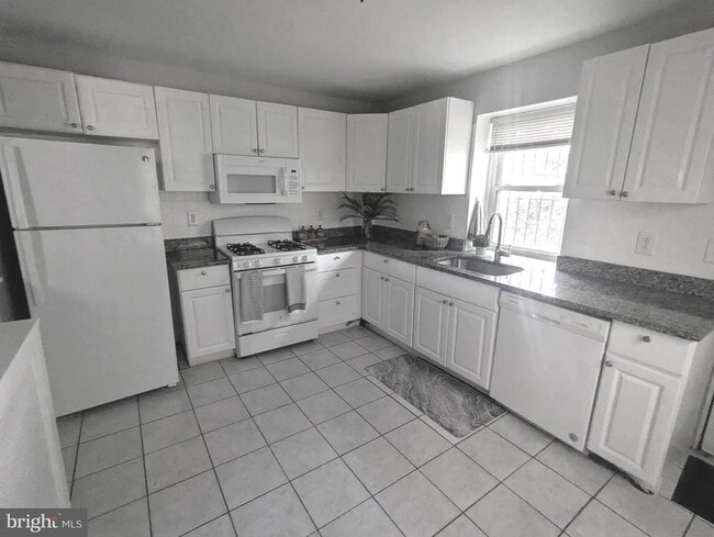 Building Photo - 657 N 37th St