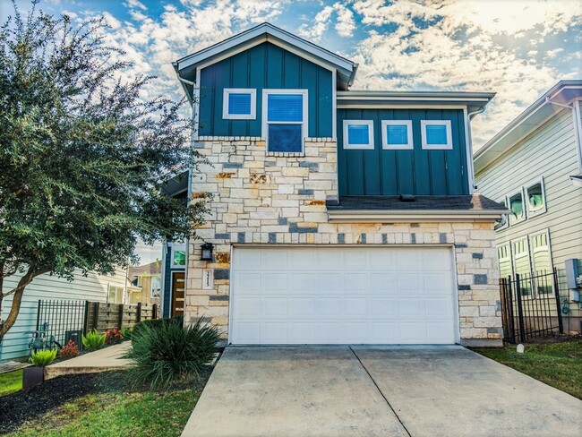 Building Photo - 2215 Capulet St