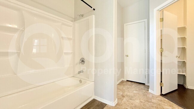 Building Photo - 46186 W Kristina Way