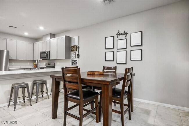 Building Photo - 2454 Bagnara Pl