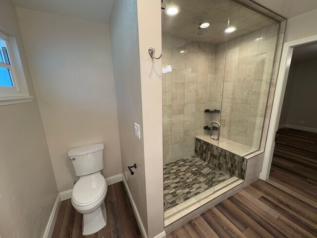 Building Photo - NW Visalia Home Near Country Club coming soon!