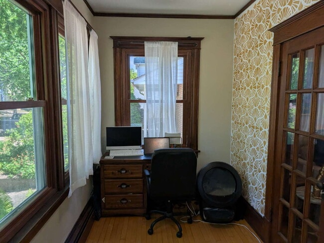 Building Photo - 3BR/2BA Northeast Minneapolis Home With Character, Privacy, and Room to Relax
