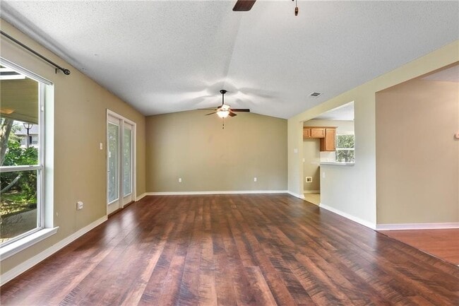 Building Photo - 1044 Breckenridge Dr