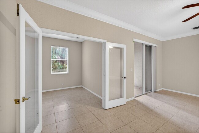 Building Photo - 4991 Bonsai Cir