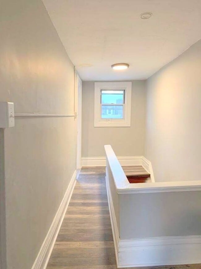 Building Photo - Amazing Fully Renovated 5 Bedroom (or 6)/ Two Bathroom House with Central Air and Back Yard - Clo...