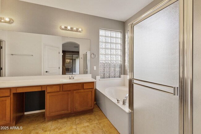 Building Photo - 474 W Seagull Dr