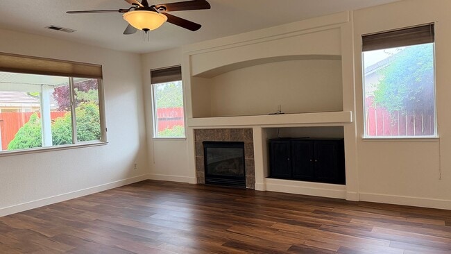 Building Photo - 10677 Vista Bonita Ln