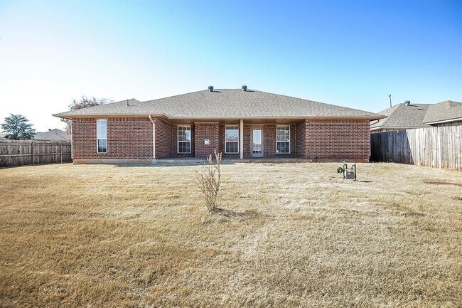 Building Photo - 3816 Windgate W Rd