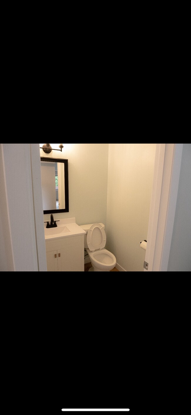 Building Photo - 5835 Cambridge Cir