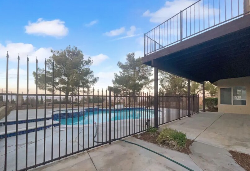 Building Photo - 7323 Ojai Dr