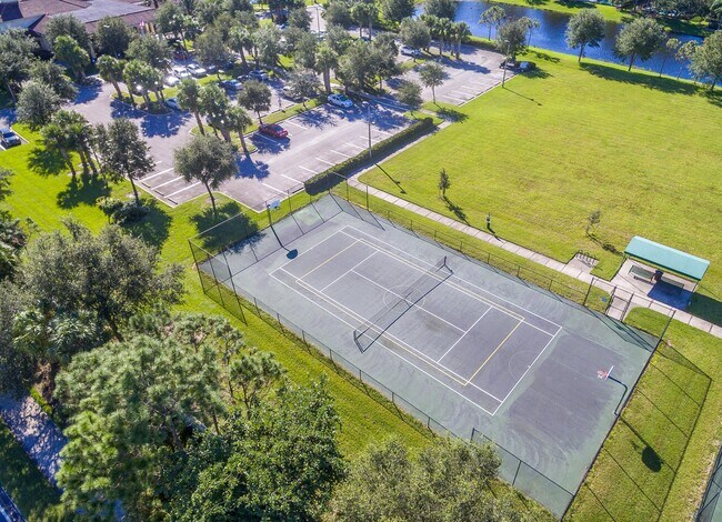 Building Photo - 8060 Kiawah Trce