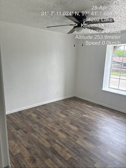 Building Photo - 4202 Lake Rd