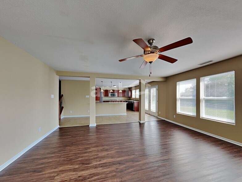 Building Photo - 7927 Newhall Way