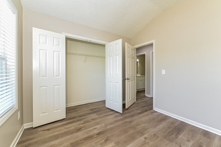 Building Photo - 1825 Courtyard Ln
