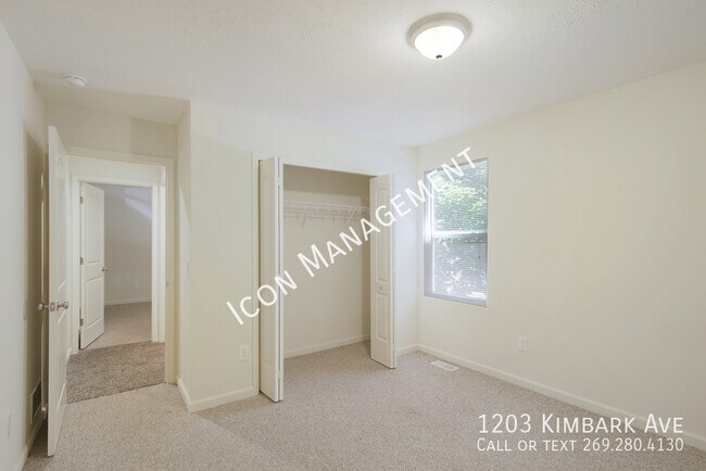 Building Photo - 1203 Kimbark Ave