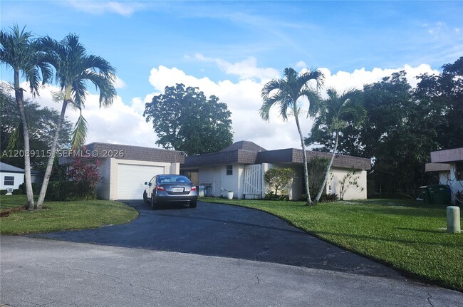Building Photo - 5700 White Hickory Cir