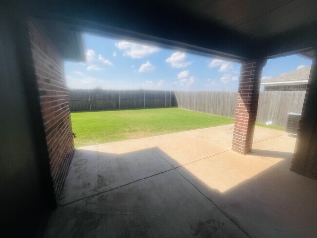 Building Photo - 8605 Ricard Dr