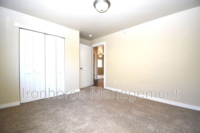 Building Photo - 2226 Baxter Ln
