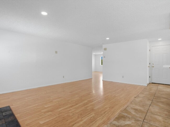 Building Photo - Upgraded Sparks Home