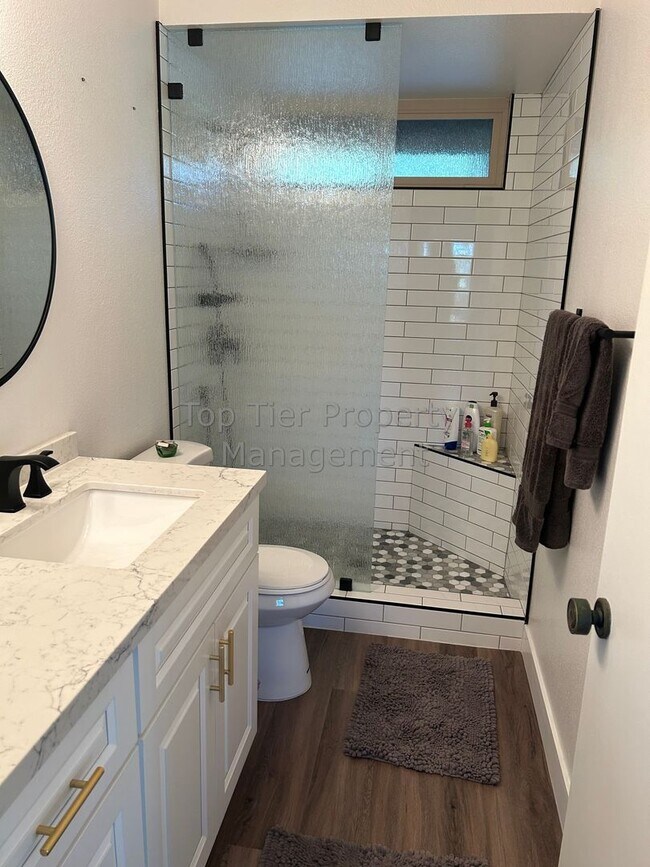 Building Photo - Beautiful 3 bed / 2.5 bath Townhome in Carlsbad