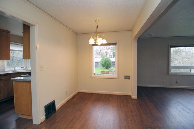 Building Photo - 2718 SE 58th Ave