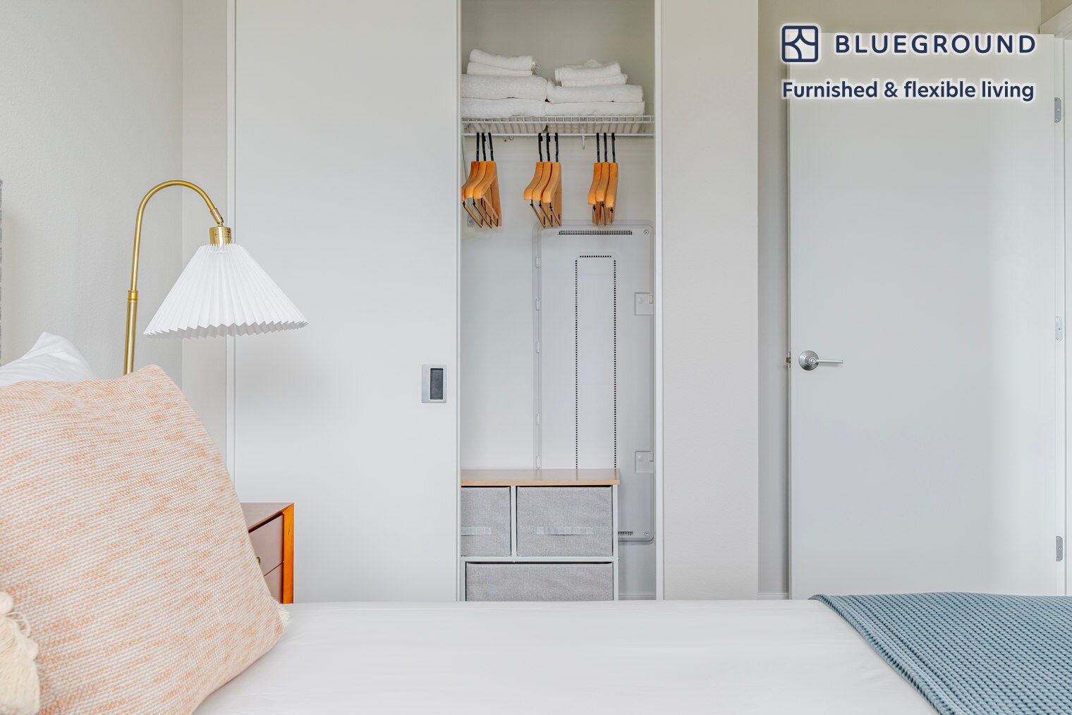 Building Photo - 3560 Rambla Pl