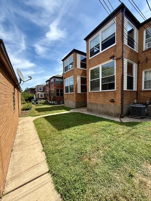 Building Photo - 6449 Nottingham Ave