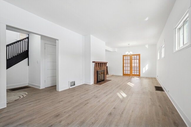 Building Photo - 2639 Prairie Ave